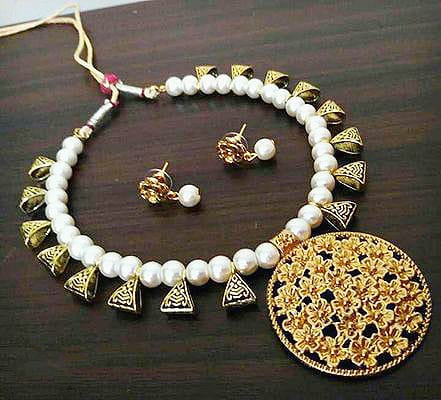 Beautiful white beads golden pendent necklace set